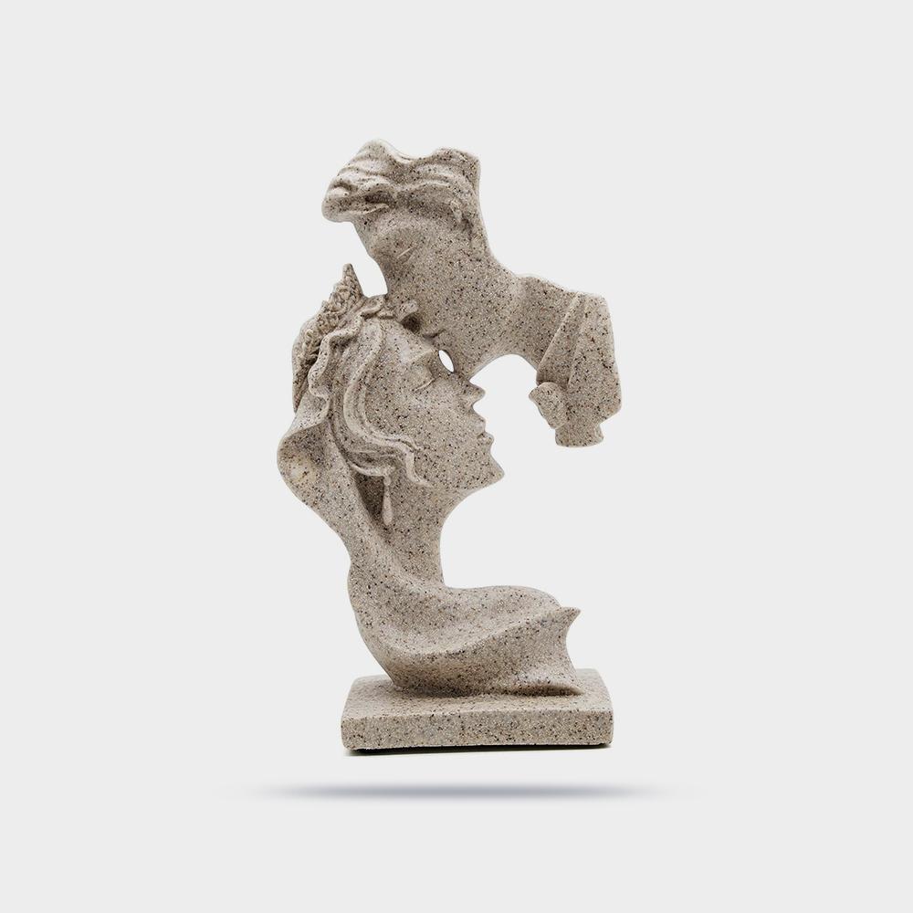 Couple Figurines Statue Romantic Carved Crafts Ornament Kissing Lover Resin Sculpture Modern Art